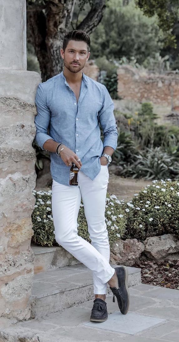 https://www.theunstitchd.com/wp-content/uploads/2019/08/Blue-Linen-Shirt-and-White-Pant-Outfit-for-a-Casual-Look.jpg